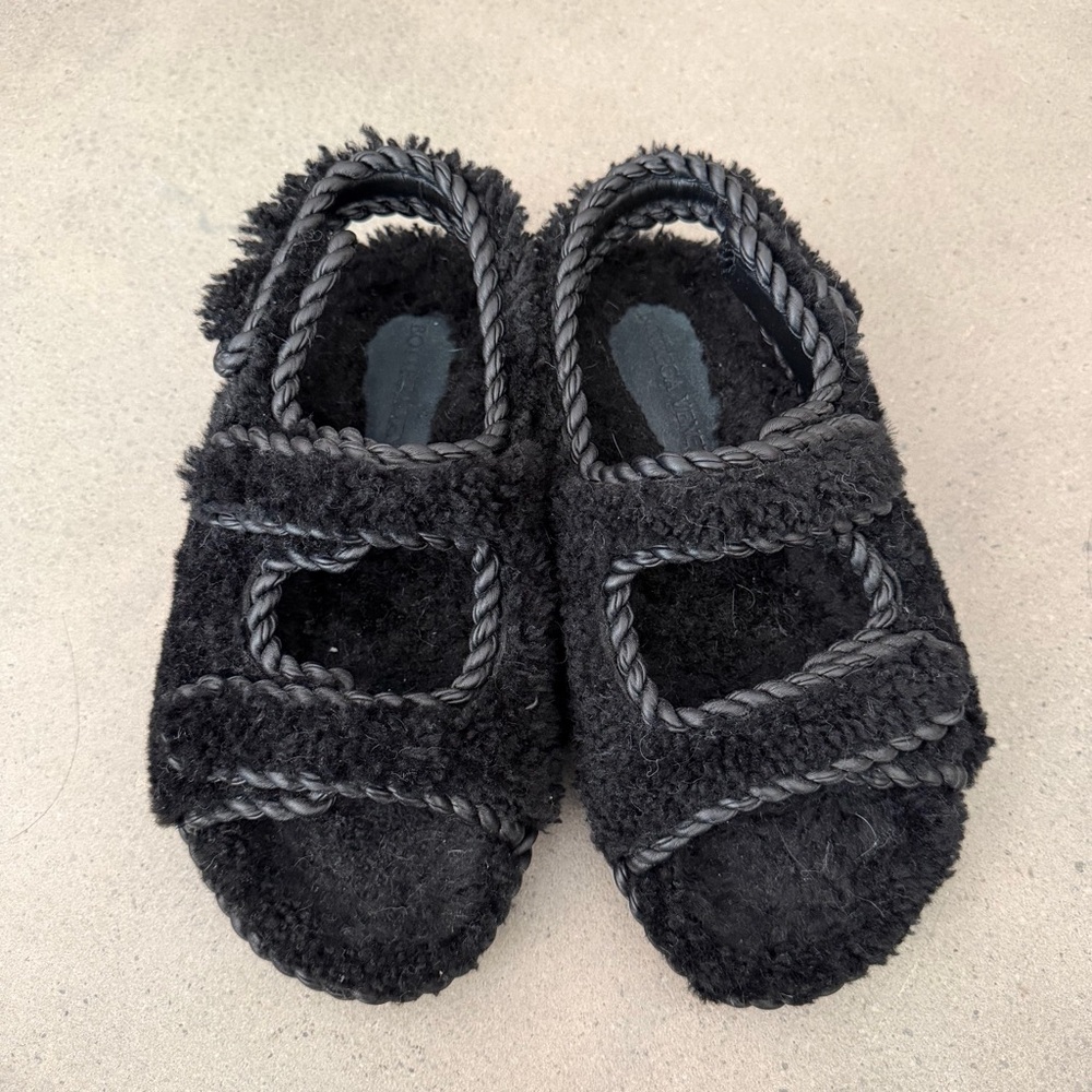 Bottega Veneta Jack Shearling Slingback Sandals Black Fur Slides EU 40 Designer